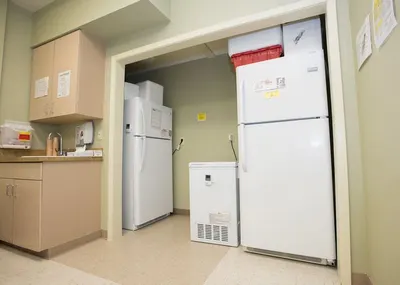 Hospital air-tight door