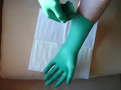 Gauntlet Latex Glove