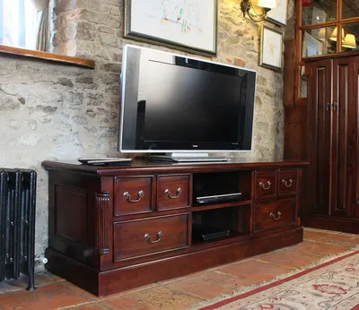 Handcrafted Traditional Designer Tv Stand