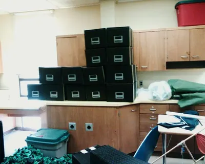 Color assessment cabinet