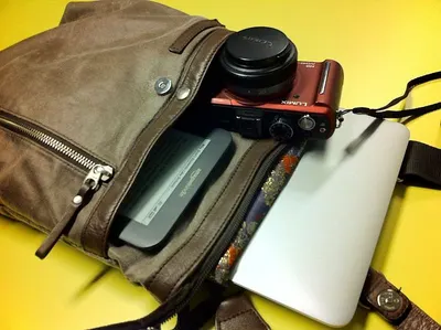 Folding travel bag