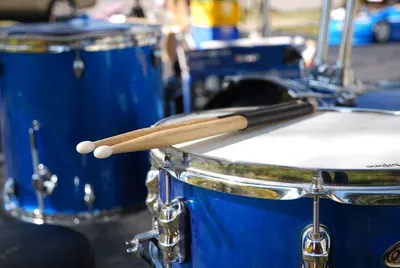 2B Drum Sticker