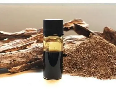 Agarwood oil