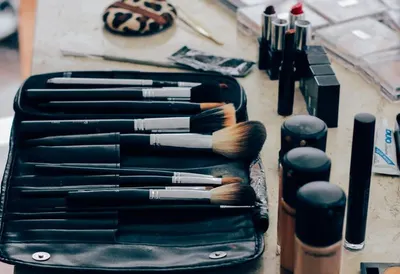 Branded makeup brush set