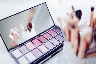 Make-up palette