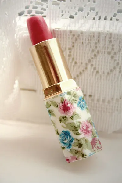 Gloss Avenue. Available in 10 colors