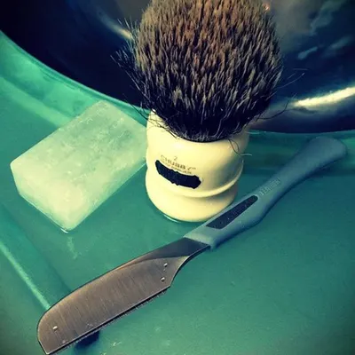 Shaving razor