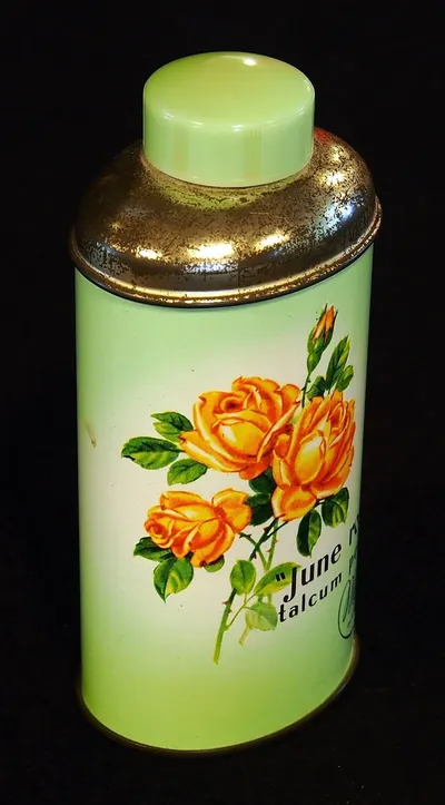 Tin tea caddy