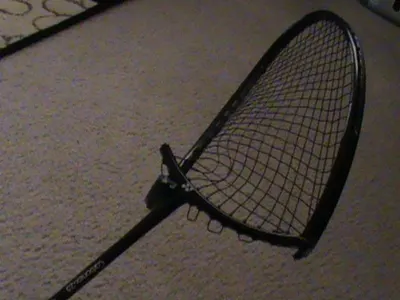 Fold away landing net