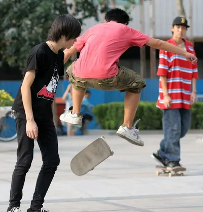 Skateboard shoes 211