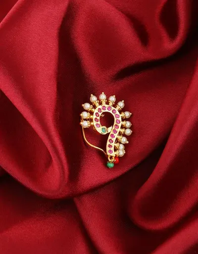 Lapel pins by Doubletree Co., Ltd.
