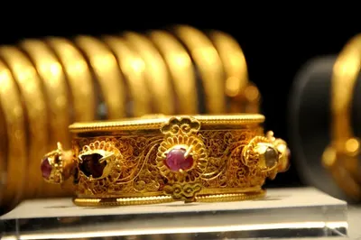 Ring temple