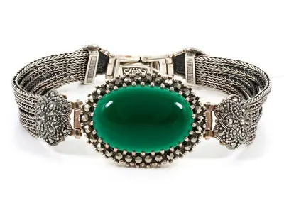 Radha Imprints 54 Beads With Faceted Green Onyx