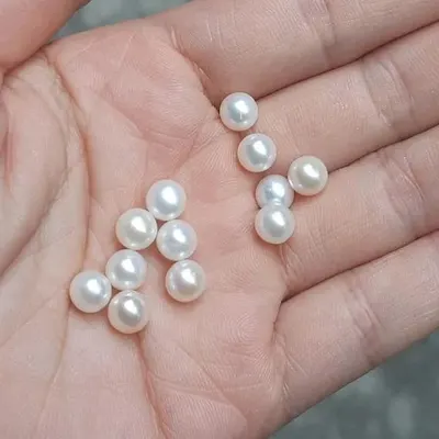 Freshwater pearl earring