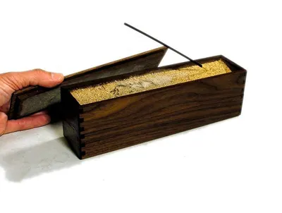 Wooden Handicraft Pen Holder - Maldives Lacquer