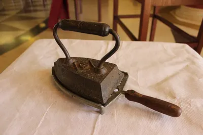 Key-pressed telephone