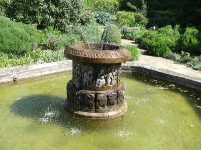 Garden fountain