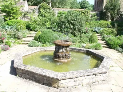 Floating fountain