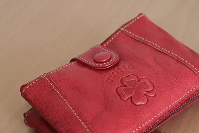 Women's Round Decorative Laser Cutting Purse