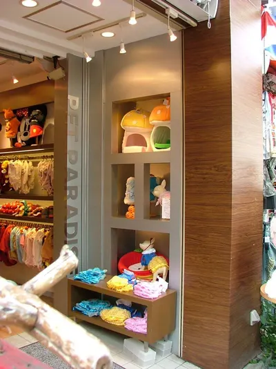 Non woven sweater shelves