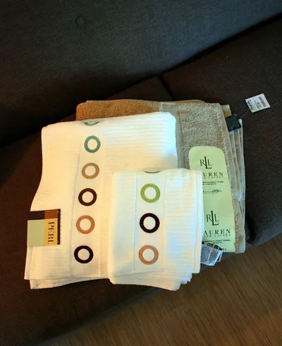 Ikola Towels