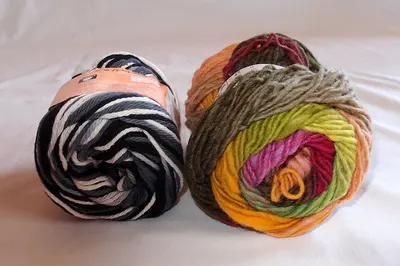 Acrylic Soft Waste Mixed Color Worsted Length by Unipet Inc.