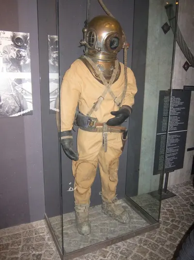 Commando bear