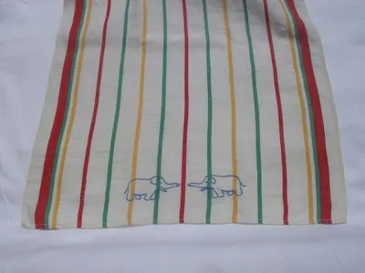 Red and green table runner