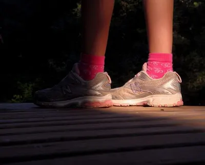 Running shoes 105