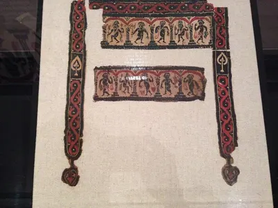 Jota Folk Ottoman H1/F2 by Furini Swiat Puf I Foteli