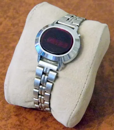 Digital camera watch HE508