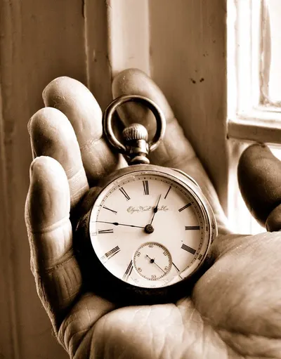 Analog slave clocks