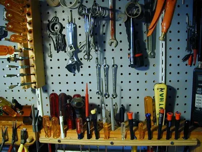 Tool cabinet