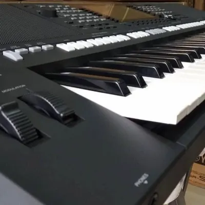 Yamaha psr s775 keyboard - Image 2