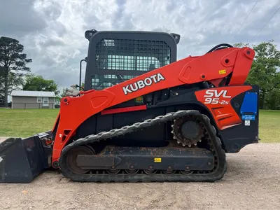 Kubota SVL 95-2 Skid Steer - Image 6