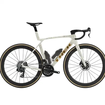 2026 Trek Madone SLR 7 AXS Road Bike (WORLDRACYCLES) - Image 3