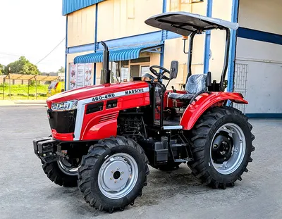 Farm Tractor by Machinery Hub Japan