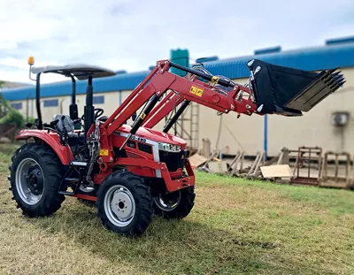 MASSIVE Tractors - Image 2
