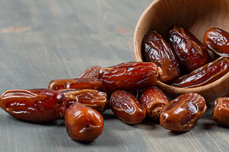 Dates & saffron & Raisin & pistachio