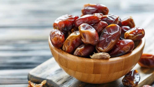 Dates & saffron & Raisin & pistachio