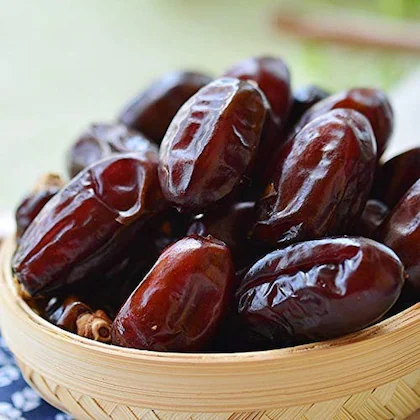 Dates & saffron & Raisin & pistachio