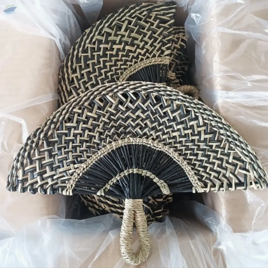 Seagrass  Seadge Handfan