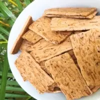 Crunchy Baked Coconut Cake